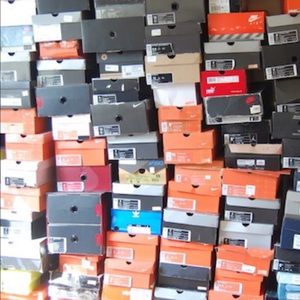 Meet your Posher, Levi